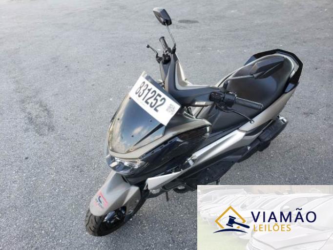 YAMAHA NMAX 18/18